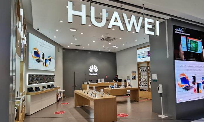 В России активно расширяется сеть магазинов HUAWEI